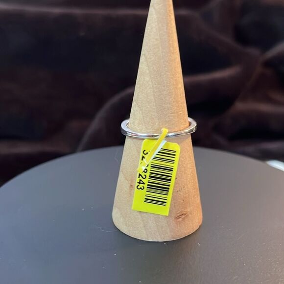 NWT Oval Cut Black Tourmaline Solitaire Ring Set in Sterling Silver size 10 - Picture 4 of 10